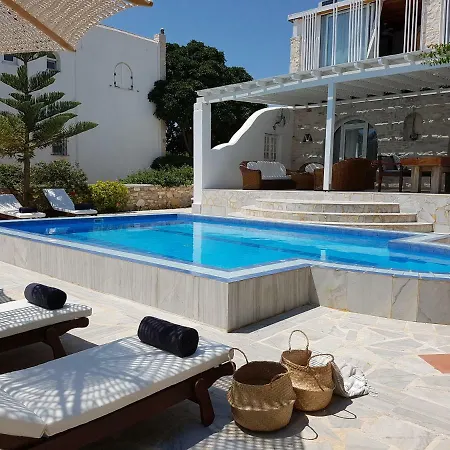 Paros Holiday Alyki Βίλα Αλυκή